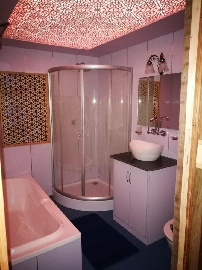 Floating Young Gulshan Houseboat Σριναγκάρ Εξωτερικό φωτογραφία